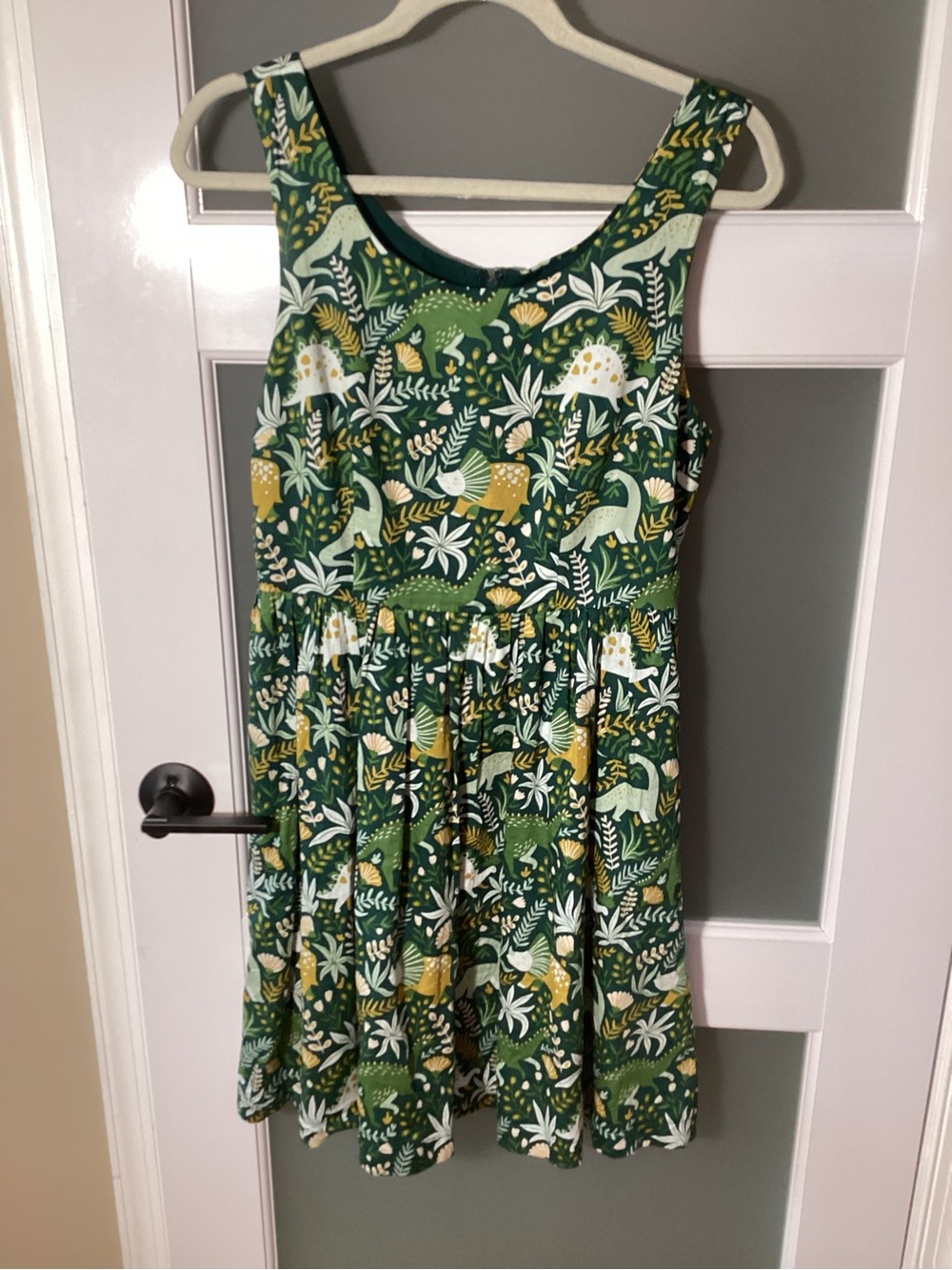 ModCloth Optimistic Effect dinosaur print cotton fit-and-flare dress - M - Green